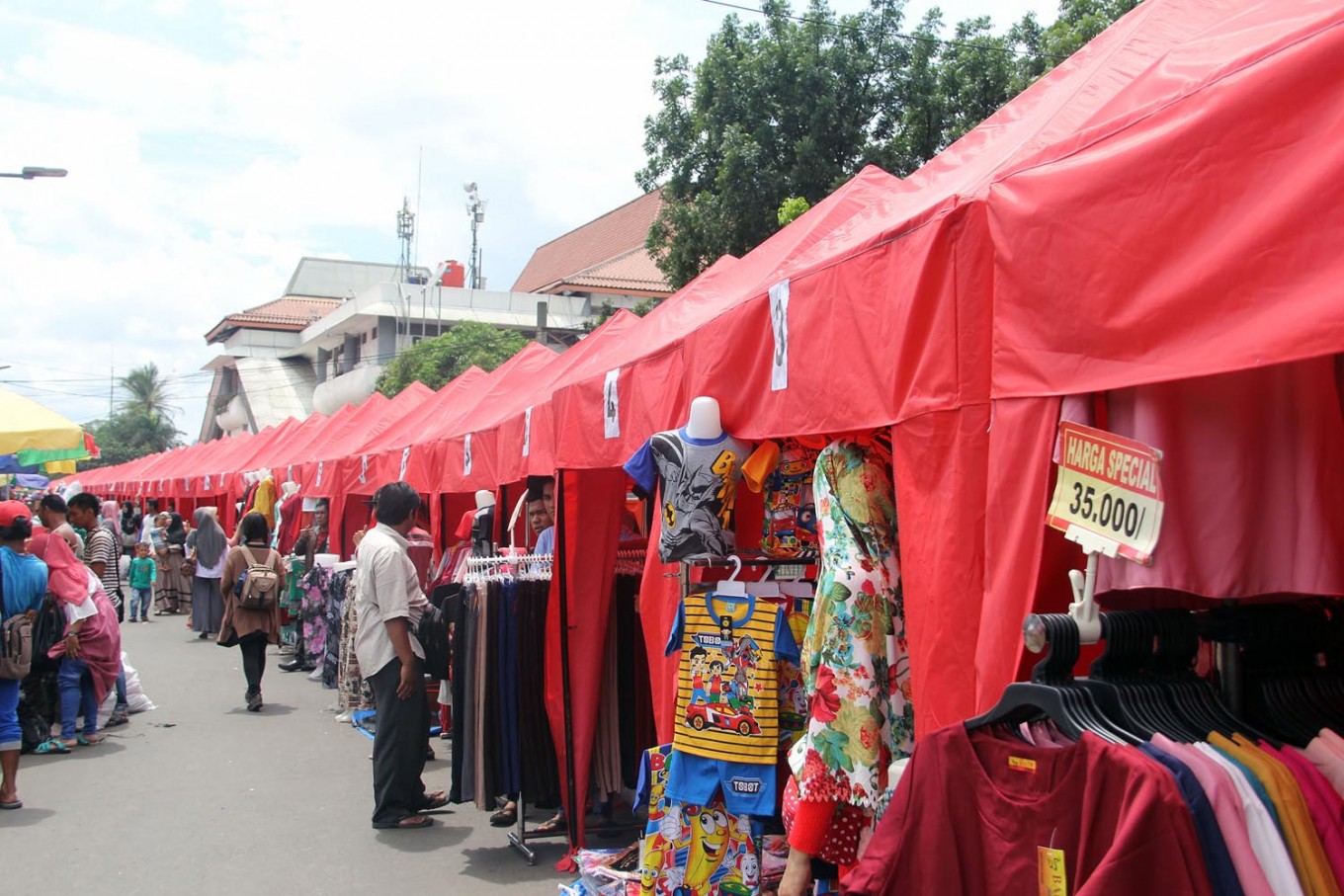  Tanah  Abang  street  vendors allegedly rent out city 