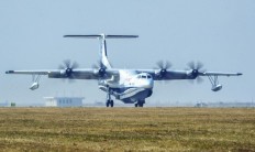  World's largest amphibious aircraft takes off in China