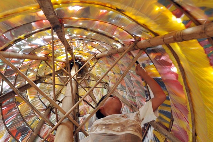 Let Christmas spirit Carry You On