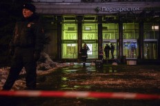 10 hurt in Saint Petersburg supermarket bombing