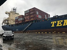 Palu economic zone makes initial export of pine sap to China