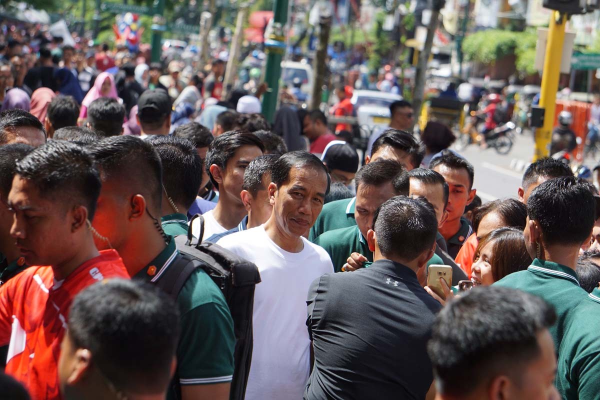 In regional elections, compete with ideas not smear campaigns, says Jokowi