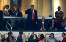  Trump gets boos and cheers in US south 