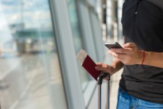 US customs heightens searches on electronic device: Report