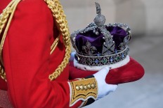 British crown jewels buried in biscuit tin during WWII