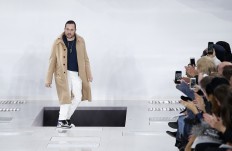 British designer Jones quits Louis Vuitton