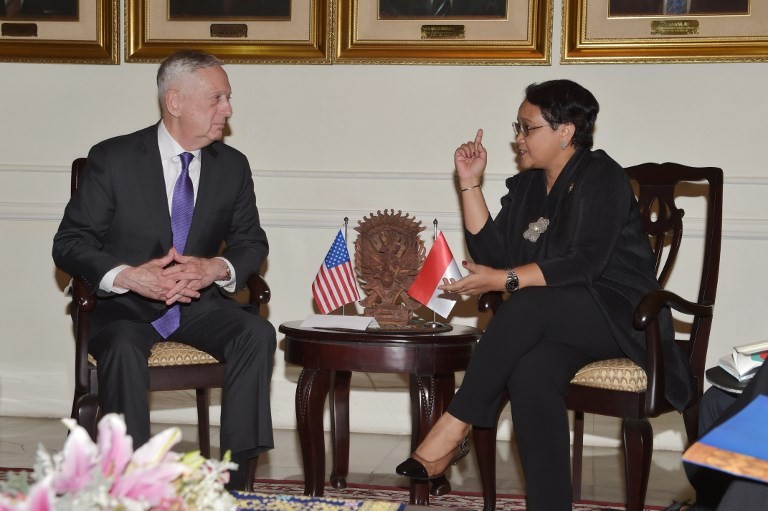 Jokowi discusses security issues with US Defense Secretary Mattis