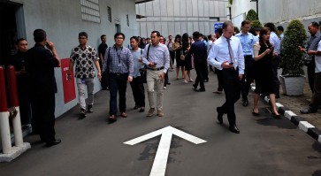 Strong 6.4 earthquake hits Banten, no tsunami warning