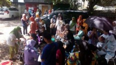 Patients in hospital beds evacuated during earthquake