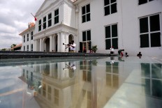 BMKG advises best spots to view rare lunar event, warns of king tide