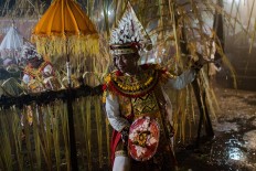 A man performs the Baris sacred dance for Queen Ayu Mas Subandar during the ritual. JP/Anggara Mahendra
