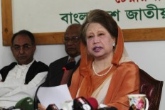  Bangladesh court jails opposition leader Zia for five years 