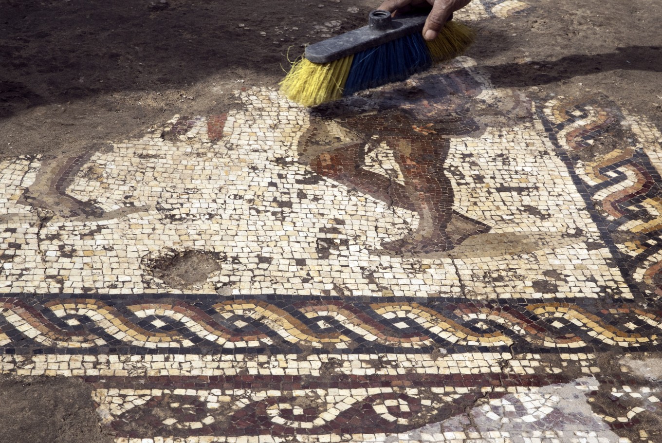 Israeli Archaeologists Unveil Rare Roman-era Mosaic - Art & Culture ...