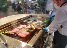 How local supermarket became Koreans' new favorite restaurant