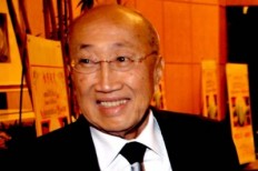 Jokowi awards Bintang Mahaputera Nararya to tycoon Sofjan Wanandi