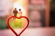 Candid pictures new trend for pre-wedding photography