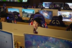 In China's eSport schools students learn it pays to play