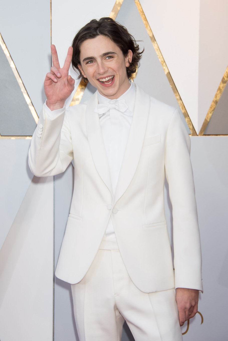 Timothée Chalamet Lights Up the 2018 Oscars in a White Berluti Suit