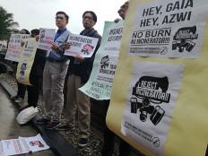 Activists stage protest against incinerators during Bandung conference