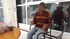 Englishman living on Tangerang riverbank after being kicked out by wife