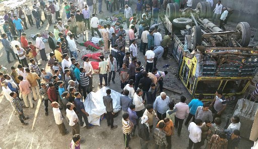 25 killed as wedding party truck overturns in India