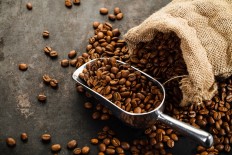 Storing whole beans helps retain flavor, which allows for the delivery of a fresh tasting cup of coffee when it is ground right before brewing.
