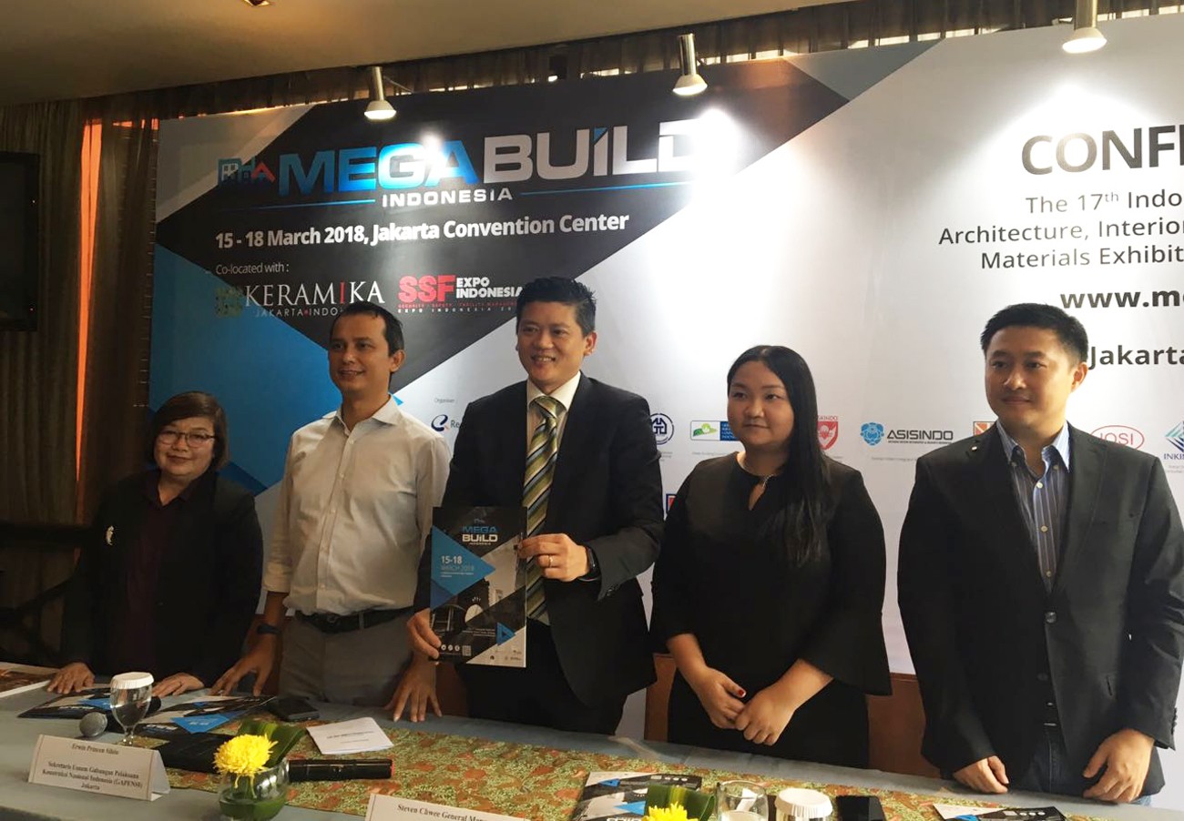 A press conference for the Megabuild Indonesia Exhibition is attended by (from left) Indonesian Society of Interior Designer (HDII) chairwoman Lea Aziz, Indonesian Association Builders (GAPENSI) Jakarta secretary-general Erwin Princen Sihite, Reed Panorama Exhibitions (RPE) Indonesia general manager Steven Chwee, Megabuild Indonesia project director Helen Woon and Indonesia Security System Industry (AISKINDO) president Stefanus Ronald Juanto on March 7.