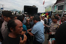 Police probe home invasion, assault on Toba Samosir anti-graft activist 