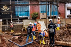 Repaired gas pipe in East Jakarta leaking again