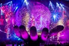 Katy Perry to bring 50 tons of cargo to Jakarta 