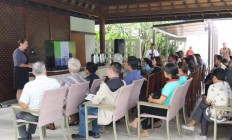 Australia launches #smartvolunteering in Bali amid global rise in 'voluntourism'