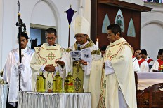 Pastors renew priesthood promises ahead of Holy Week