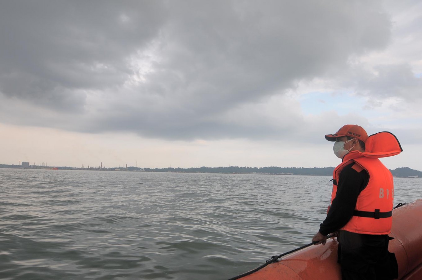 Pertamina should take responsibility for oil spill victims: Lawmaker