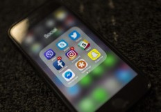 Facebook, Twitter pushed to do more to halt online opioid sales