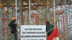 Environmentalists seal Serpong-Cinere toll road construction site