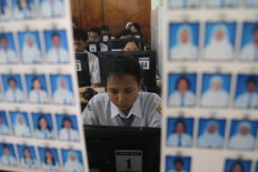 Students in Ciamis sleep over at school for exams