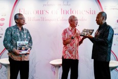 Late Bondan Winarno receives award at Ubud Food Festival