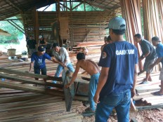 West Kalimantan authorities arrest alleged illegal loggers