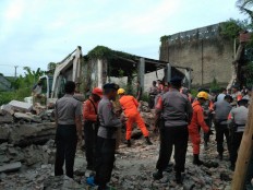 Seven dead after old building collapses on music hall