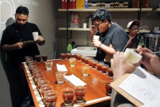 What’s the score?: After each slurp, cuppers must describe the coffee based on various elements, such as texture and acidity.