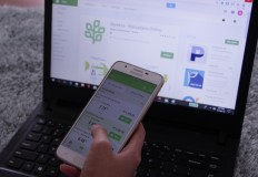 E-wallet firms incorporate investment features to lure young investors