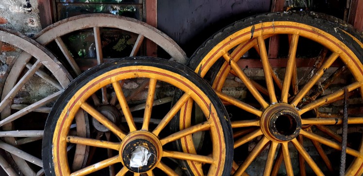 Yogyakarta’s ‘andong’ workshops strive to survive