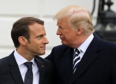 France and US clash with Iran over changing nuclear accord 