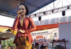 100-hour 'campursari' performance breaks MURI record