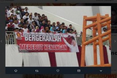 Banner blunder shows Prabowo asking supporters to seize memories 