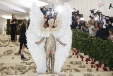 Tiaras but few tantrums at New York 'Heavenly Bodies'