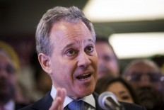 NY attorney general resigns after women abuse report
