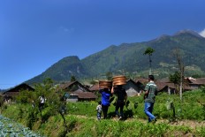 Welcoming Ramadhan with sadranan ritual