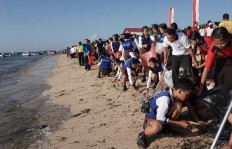 Thousands join coastal clean-up in Bali 