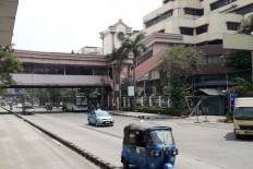 Police declare bomb threats at shopping malls hoax